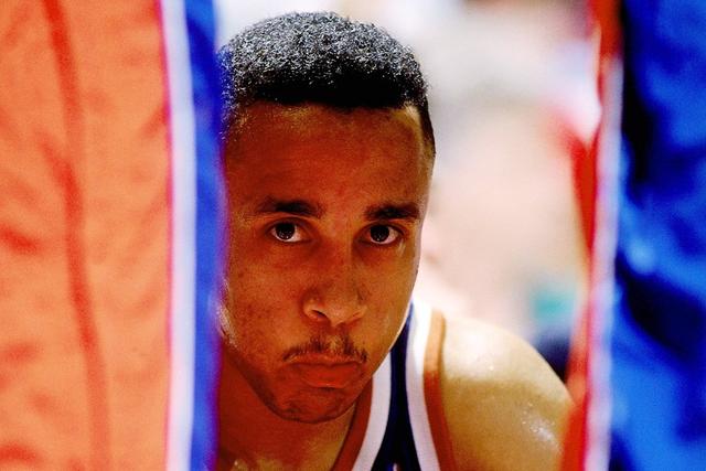 雷霆力克快船13连胜 拉塞尔伤退篮网险胜雄鹿